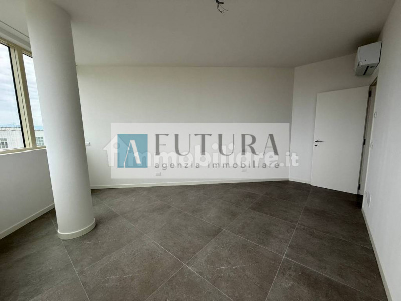 Proponiamo in vendita dei raffinati mini appartamenti di circa 60/70 mq, situati in una zona resi...