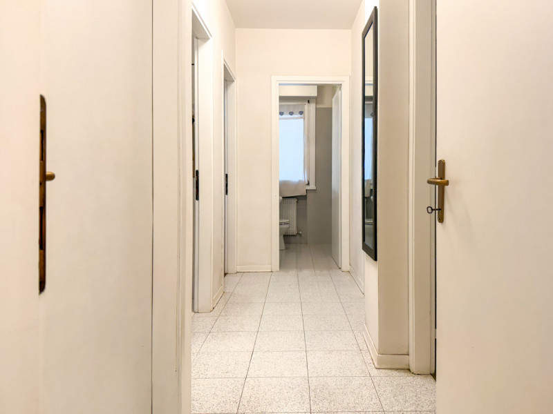 (Per INFO Vittorio 3517343301) In un elegante e tranquillo contesto residenziale del 1991, compos...