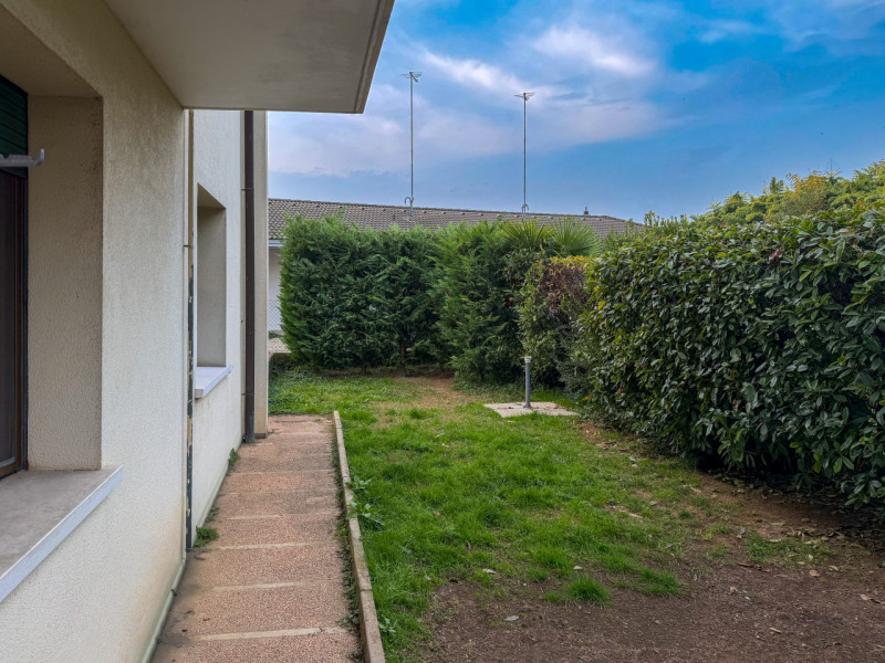 (Per INFO Vittorio 3517343301) In un elegante e tranquillo contesto residenziale del 1991, compos...