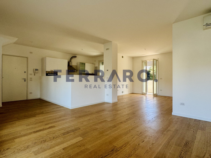 In affitto in una zona residenziale di Sant'Artemio, a Treviso. Proponiamo un ampio appartamento ...