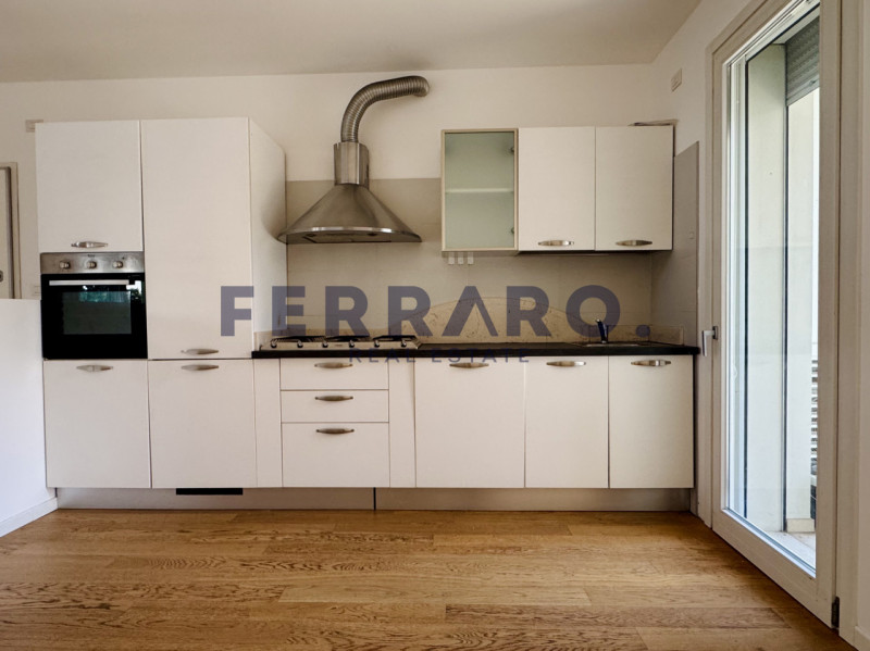 In affitto in una zona residenziale di Sant'Artemio, a Treviso. Proponiamo un ampio appartamento ...