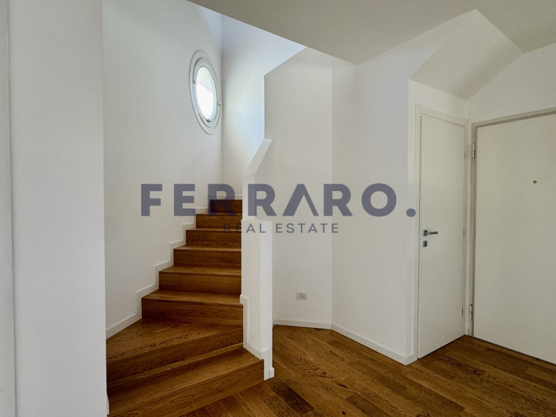 In affitto in una zona residenziale di Sant'Artemio, a Treviso. Proponiamo un ampio appartamento ...