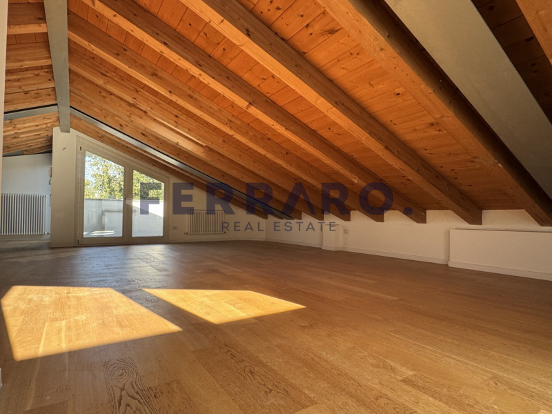 In affitto in una zona residenziale di Sant'Artemio, a Treviso. Proponiamo un ampio appartamento ...