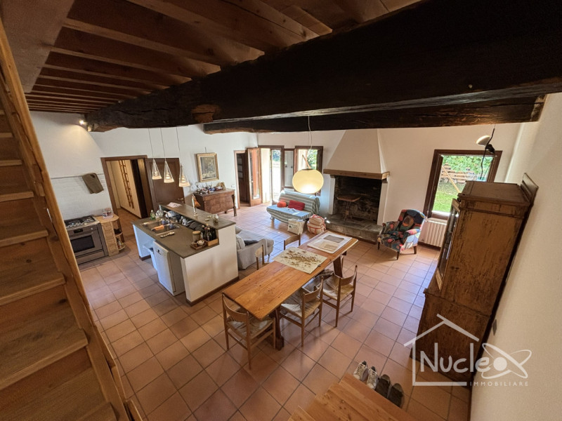 A Rovolon, zona Bastia, affittassi porzione centrale di casa a schiera, disposta su due livelli d...