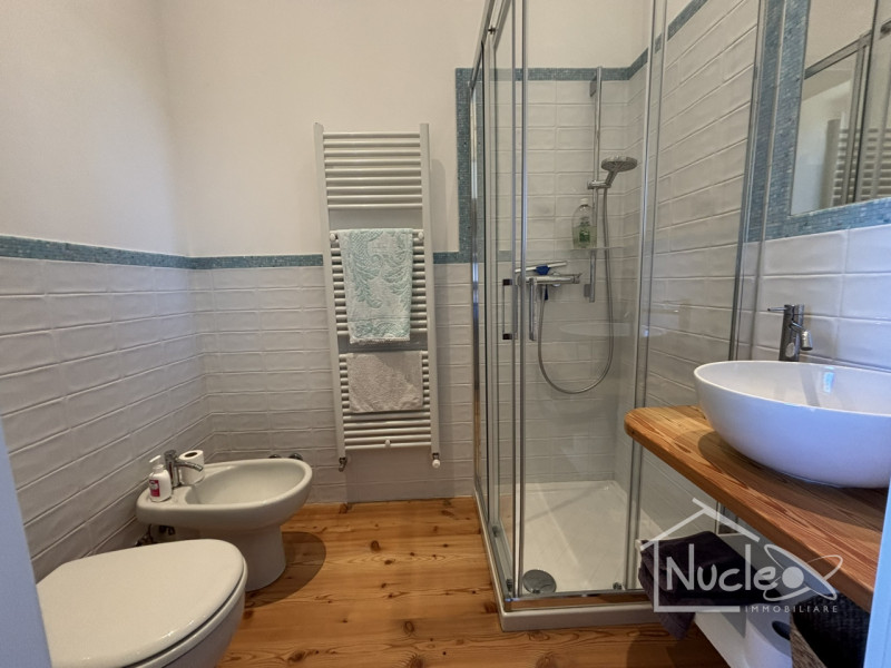 A Rovolon, zona Bastia, affittassi porzione centrale di casa a schiera, disposta su due livelli d...