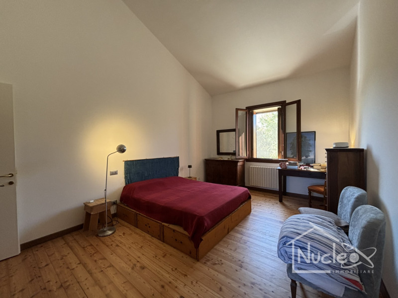 A Rovolon, zona Bastia, affittassi porzione centrale di casa a schiera, disposta su due livelli d...