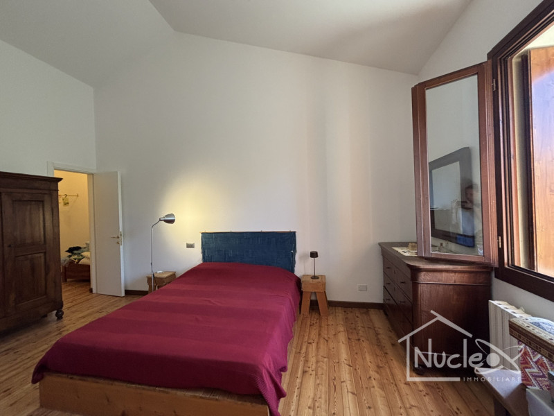 A Rovolon, zona Bastia, affittassi porzione centrale di casa a schiera, disposta su due livelli d...