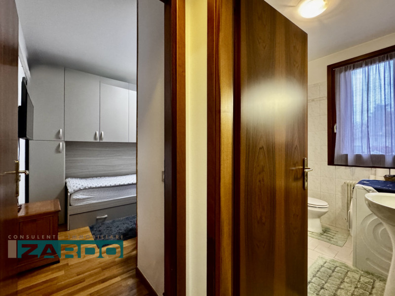 Rif. A-313 (per info 350 5383983 | Giacomo)

Nel centro di Castione di Loria proponiamo in vendit...