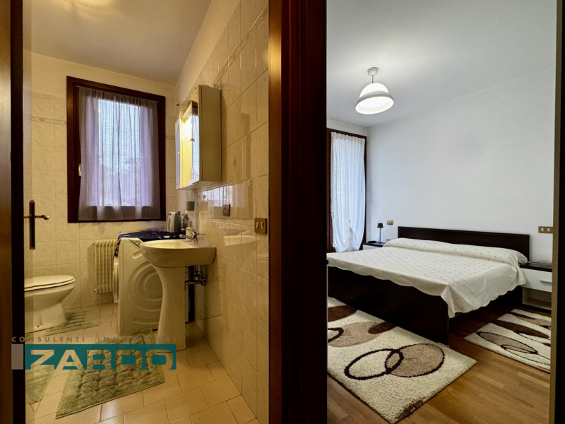 Rif. A-313 (per info 350 5383983 | Giacomo)

Nel centro di Castione di Loria proponiamo in vendit...