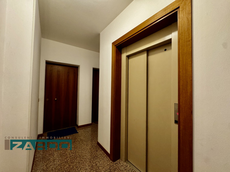 Rif. A-313 (per info 350 5383983 | Giacomo)

Nel centro di Castione di Loria proponiamo in vendit...