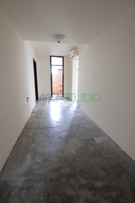 Tezze sul Brenta:
a due passi dal centro del paese, proponiamo una introvabile casa singola con g...