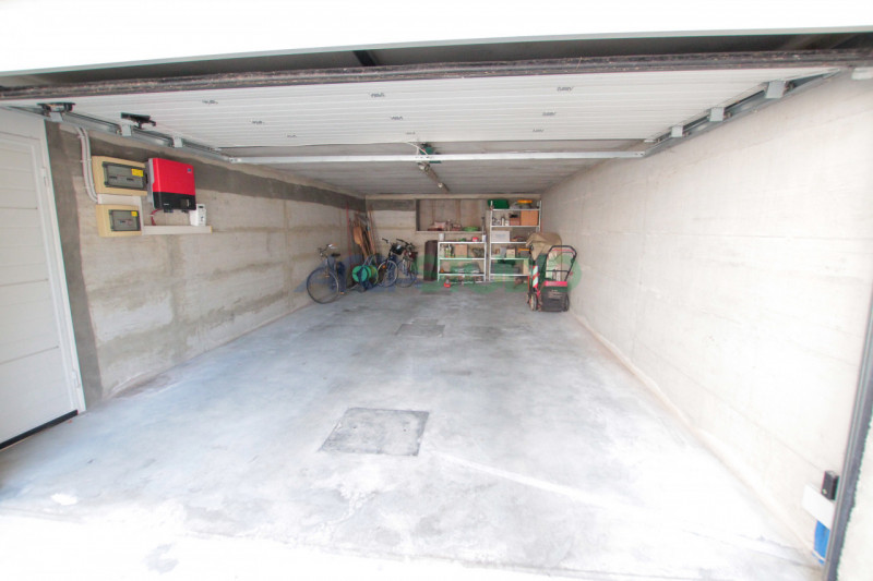 Tezze sul Brenta:
a due passi dal centro del paese, proponiamo una introvabile casa singola con g...