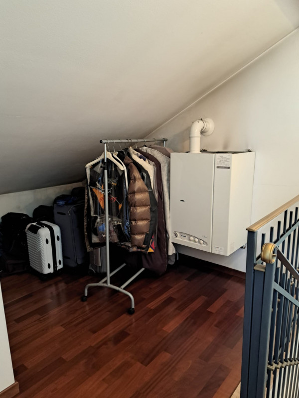 In uno dei quartieri più ricercati di Padova, proponiamo in vendita una raffinata porzione centra...