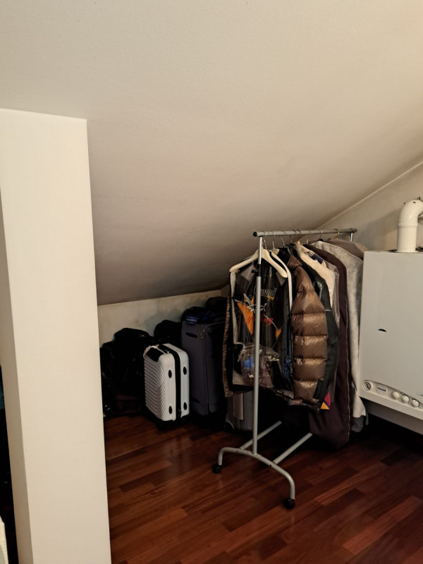 In uno dei quartieri più ricercati di Padova, proponiamo in vendita una raffinata porzione centra...