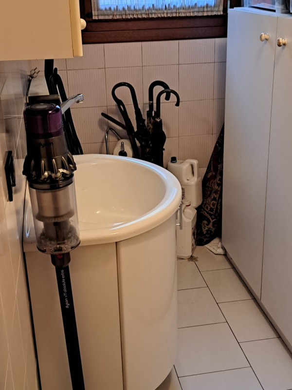 In uno dei quartieri più ricercati di Padova, proponiamo in vendita una raffinata porzione centra...