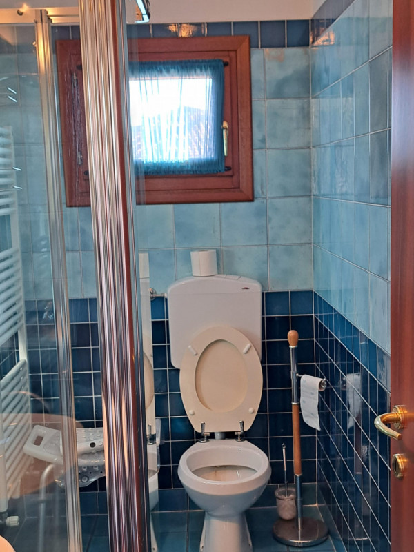 In uno dei quartieri più ricercati di Padova, proponiamo in vendita una raffinata porzione centra...