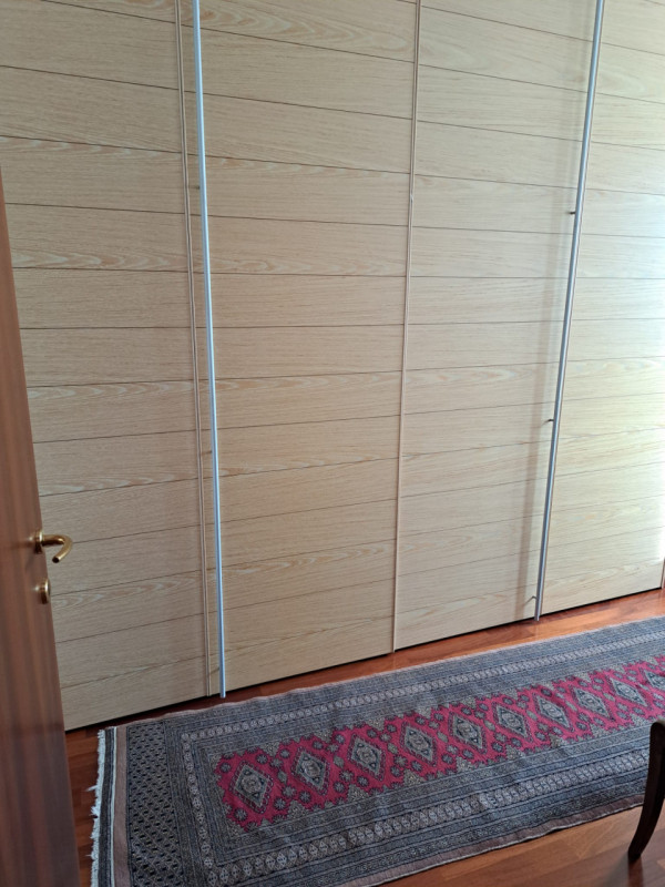 In uno dei quartieri più ricercati di Padova, proponiamo in vendita una raffinata porzione centra...