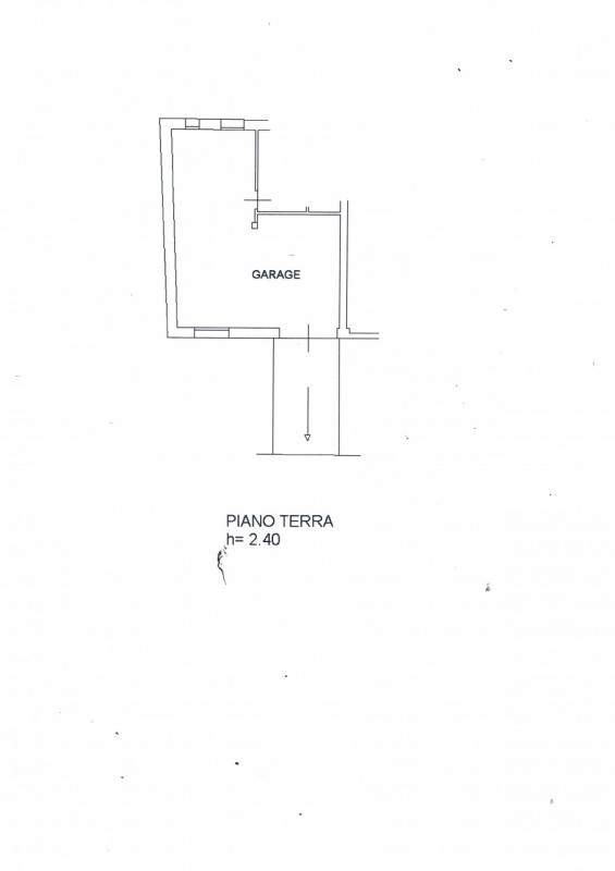 In uno dei quartieri più ricercati di Padova, proponiamo in vendita una raffinata porzione centra...