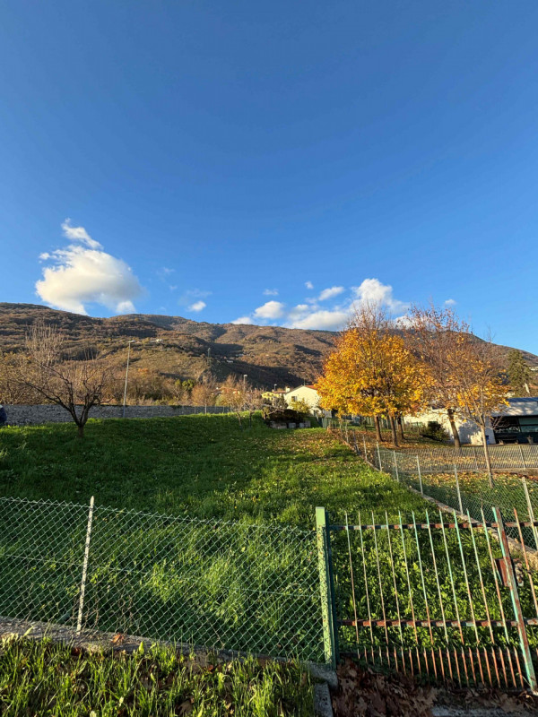 Proponiamo in vendita un terreno agricolo di circa 500 mq situato nel comune di Vittorio Veneto, ...