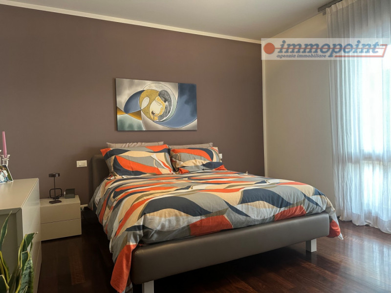 Elegante casa singola situata nel tranquillo e ben servito comune di Tezze sul Brenta. 

L'immobi...