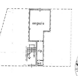 SAN FRANCESCO

Inserito in una zona comoda a tutti i principali servizi e a pochi minuti dal cent...