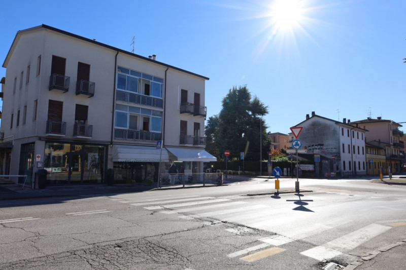 SAN FRANCESCO

Inserito in una zona comoda a tutti i principali servizi e a pochi minuti dal cent...