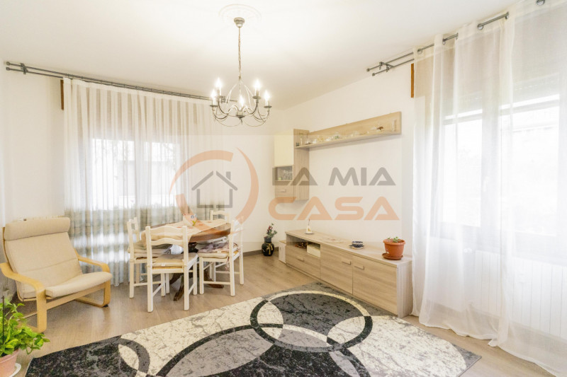 PADOVA - GUIZZA: Appartamento ristrutturato nel 2018 posto al primo piano, dispone di soggiorno c...