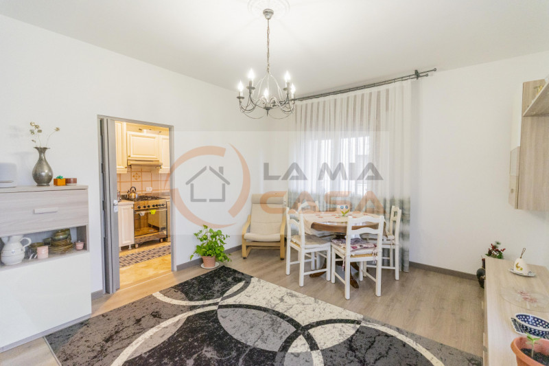 PADOVA - GUIZZA: Appartamento ristrutturato nel 2018 posto al primo piano, dispone di soggiorno c...