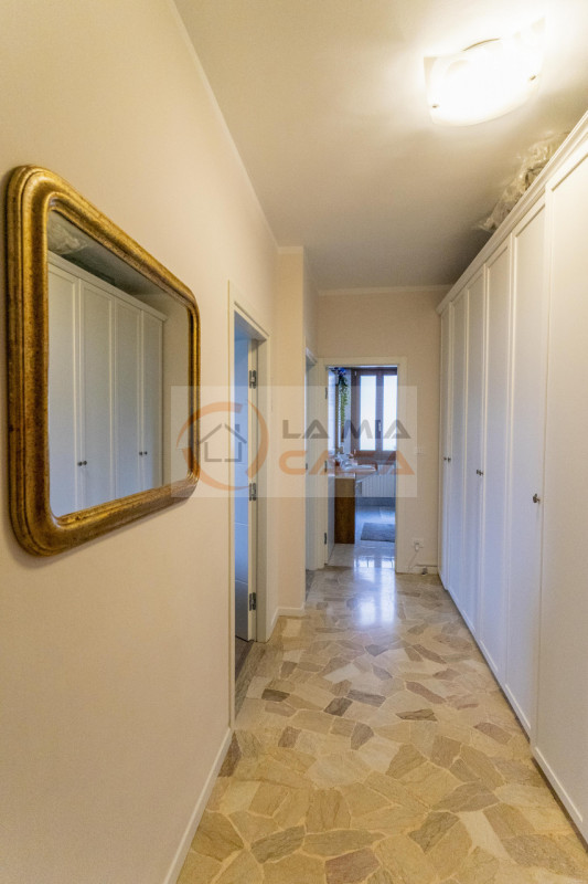 PADOVA - GUIZZA: Appartamento ristrutturato nel 2018 posto al primo piano, dispone di soggiorno c...