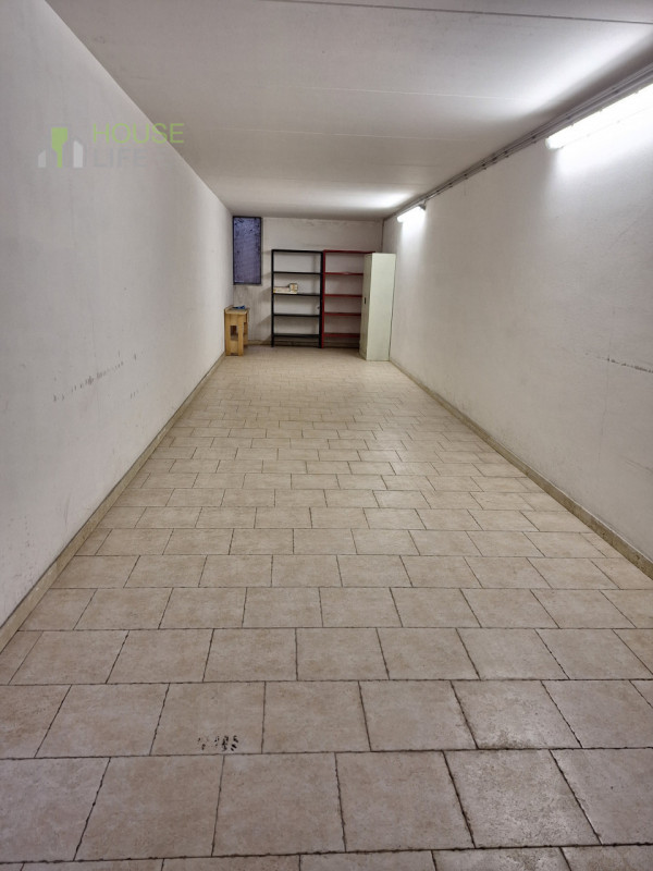 MALO: spazioso APPARTAMENTO BICAMERE al piano primo e ultimo con zona giorno open-space, due bagn...