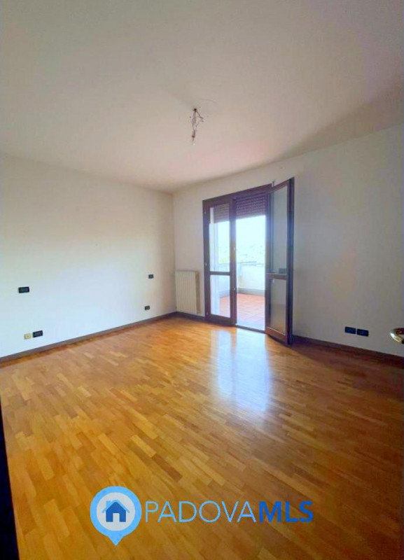 Immobile in esclusiva al Gruppo Padova MLS

MONTEGROTTO T. : proponiamo appartamento al primo pia...