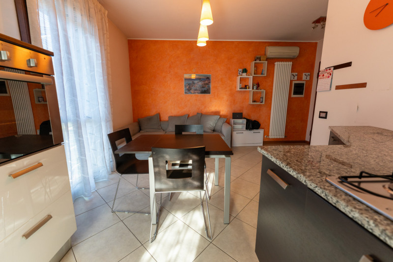 In quartiere residenziale a Polverara, proponiamo un accogliente e moderno appartamento di circa ...