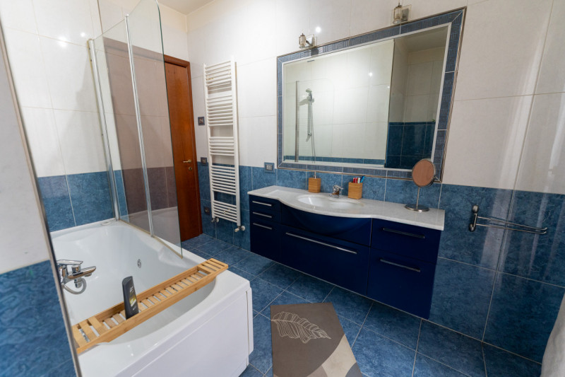 In quartiere residenziale a Polverara, proponiamo un accogliente e moderno appartamento di circa ...