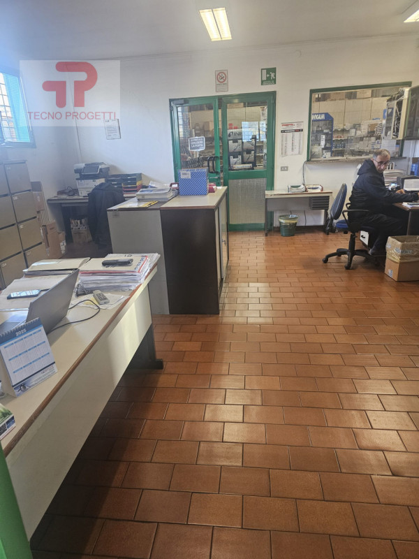 Scoprite un'opportunità unica nel cuore della zona fiera di Padova! In vendita, una porzione di c...