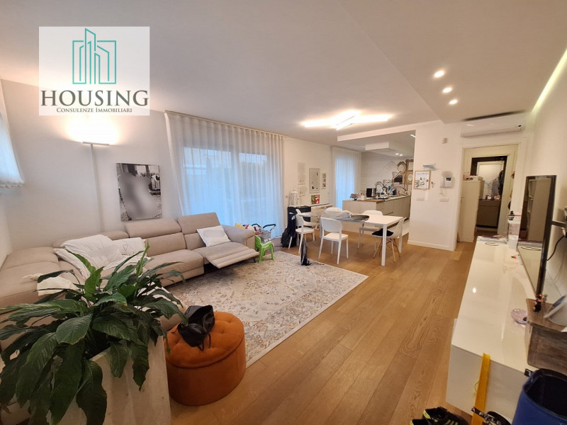 Quartiere Palaberta, nel Comune di Montegrotto Terme, proponiamo in vendita una splendida porzion...