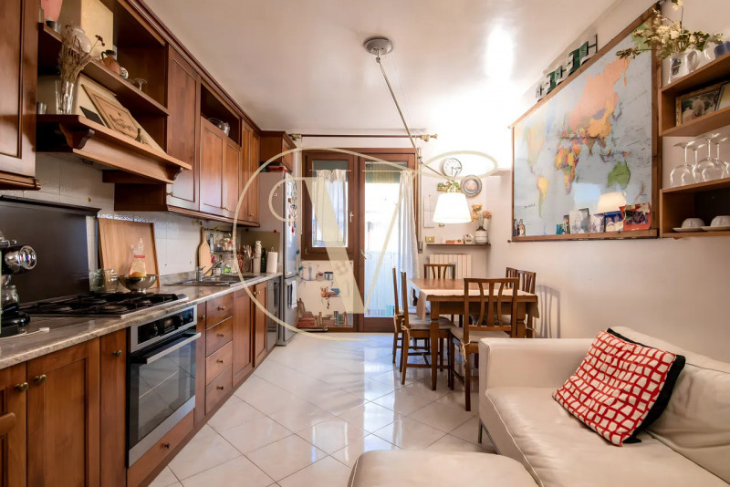 APPARTAMENTO DUPLEX – SALBORO (1994)

In posizione tranquilla e residenziale, Via Gerolamo Polcas...