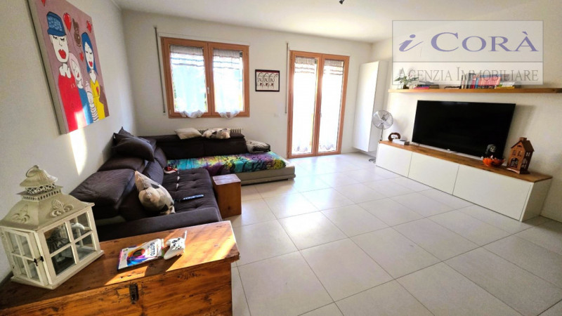 Torreglia Centro - Appartamento su doppio livello con 4 camere, in centralissima zona residenzial...