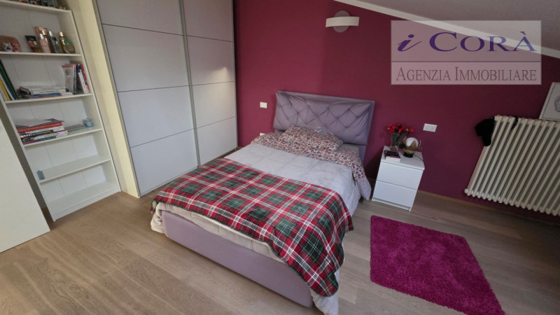 Torreglia Centro - Appartamento su doppio livello con 4 camere, in centralissima zona residenzial...