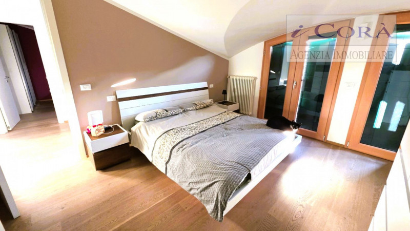 Torreglia Centro - Appartamento su doppio livello con 4 camere, in centralissima zona residenzial...