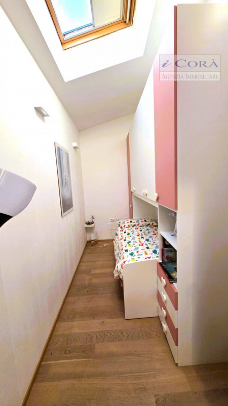 Torreglia Centro - Appartamento su doppio livello con 4 camere, in centralissima zona residenzial...