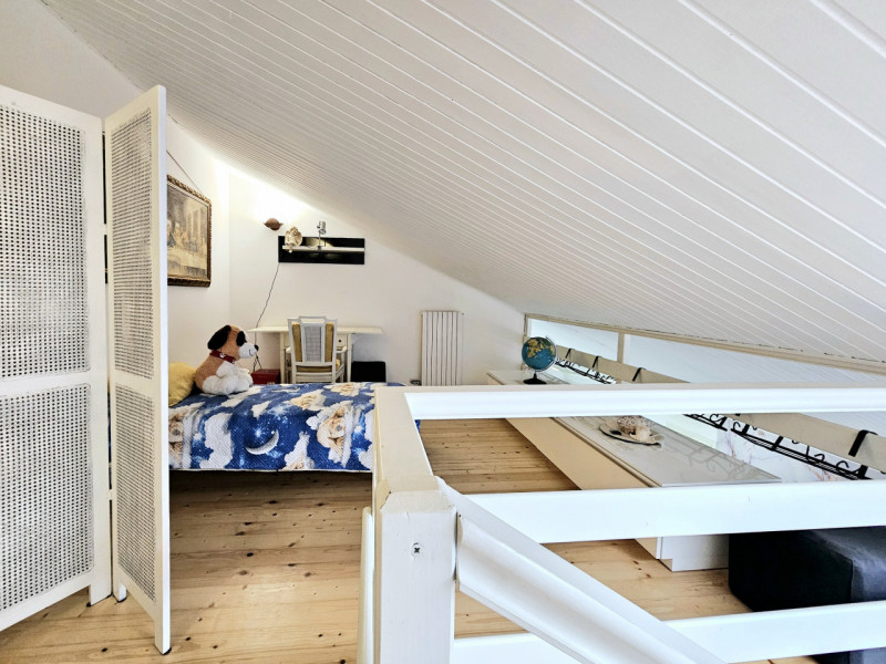 A Casale di Scodosia, proponiamo in vendita meraviglioso appartamento mansardato, sviluppato su d...