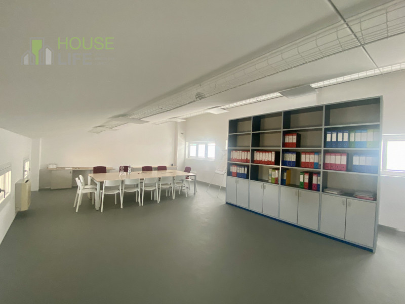 THIENE: in zona industriale e di facile accesso, IMMOBILE SINGOLO di 600 mq totali, disposto su d...