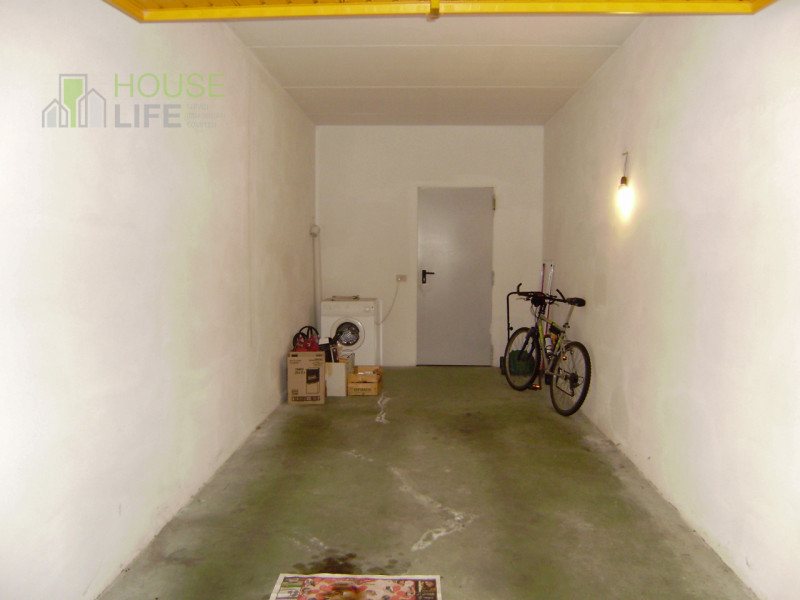 SCHIO CENTRO, disponiamo al piano interrato tre autorimesse doppie in larghezza (mt 6,10x6,20) 38...