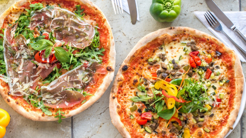 Proponiamo in vendita attività di pizzeria d’asporto, ben avviata, situata in una posizione strat...