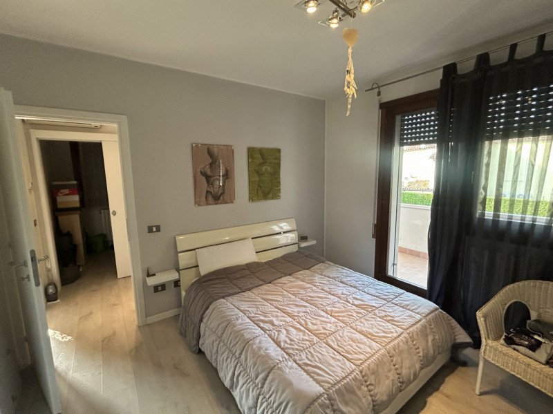 In una delle zone più apprezzate di Albignasego, proponiamo in vendita un appartamento al primo p...