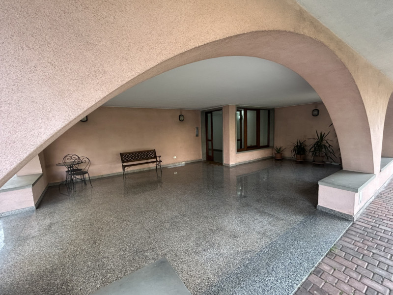 In una delle zone più apprezzate di Albignasego, proponiamo in vendita un appartamento al primo p...