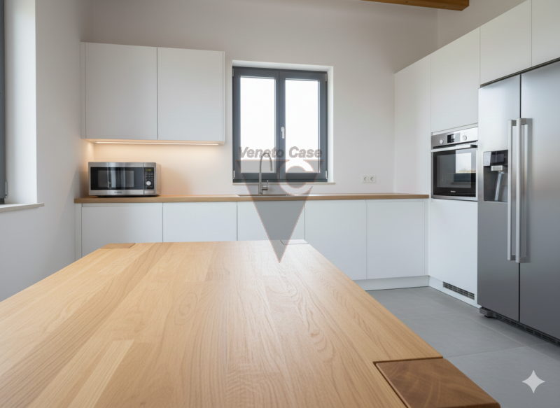 In una posizione tranquilla e residenziale, immersa nel verde della zona Murelle, proponiamo in v...