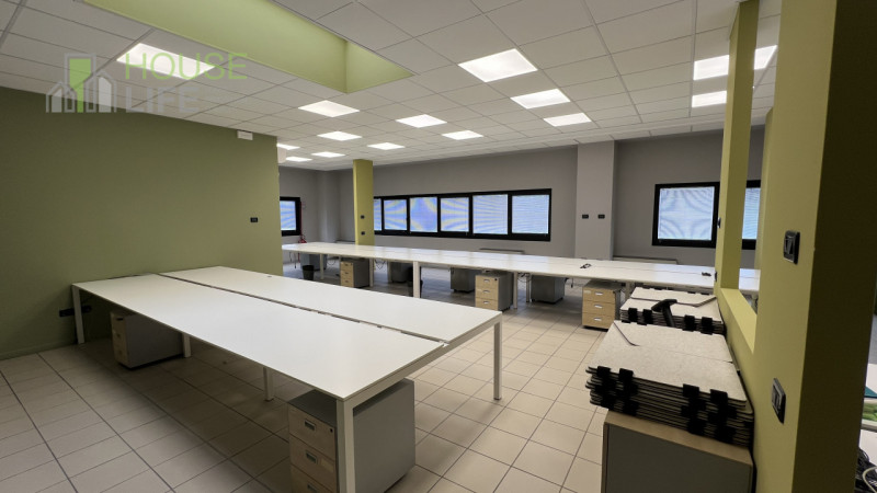 THIENE – Zona Industriale/Commerciale
Ufficio Direzionale Arredato – 250 mq (fino a 750 mq su ric...