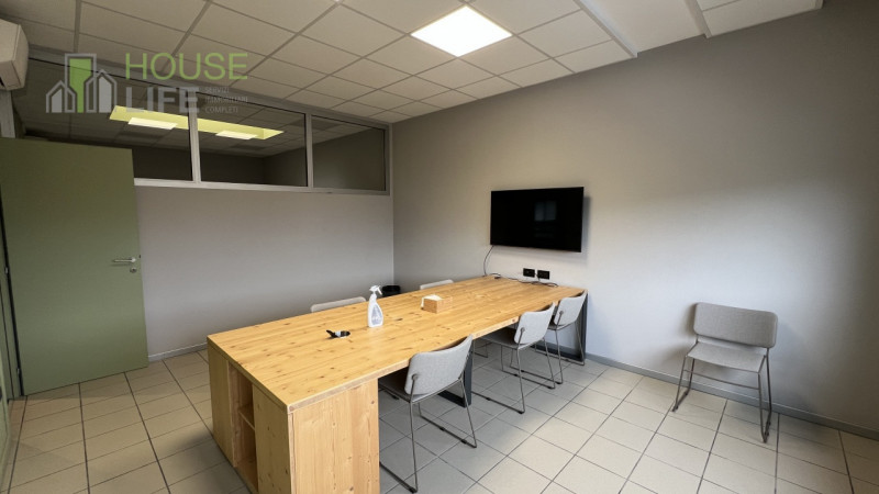 THIENE – Zona Industriale/Commerciale
Ufficio Direzionale Arredato – 250 mq (fino a 750 mq su ric...