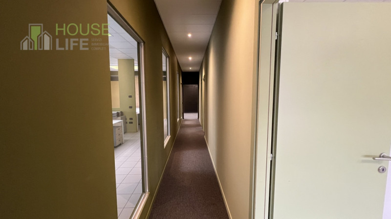 THIENE – Zona Industriale/Commerciale
Ufficio Direzionale Arredato – 250 mq (fino a 750 mq su ric...